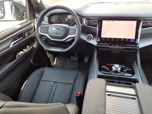 New 2026 Jeep Grand Wagoneer Limited AWD/4WD image 4