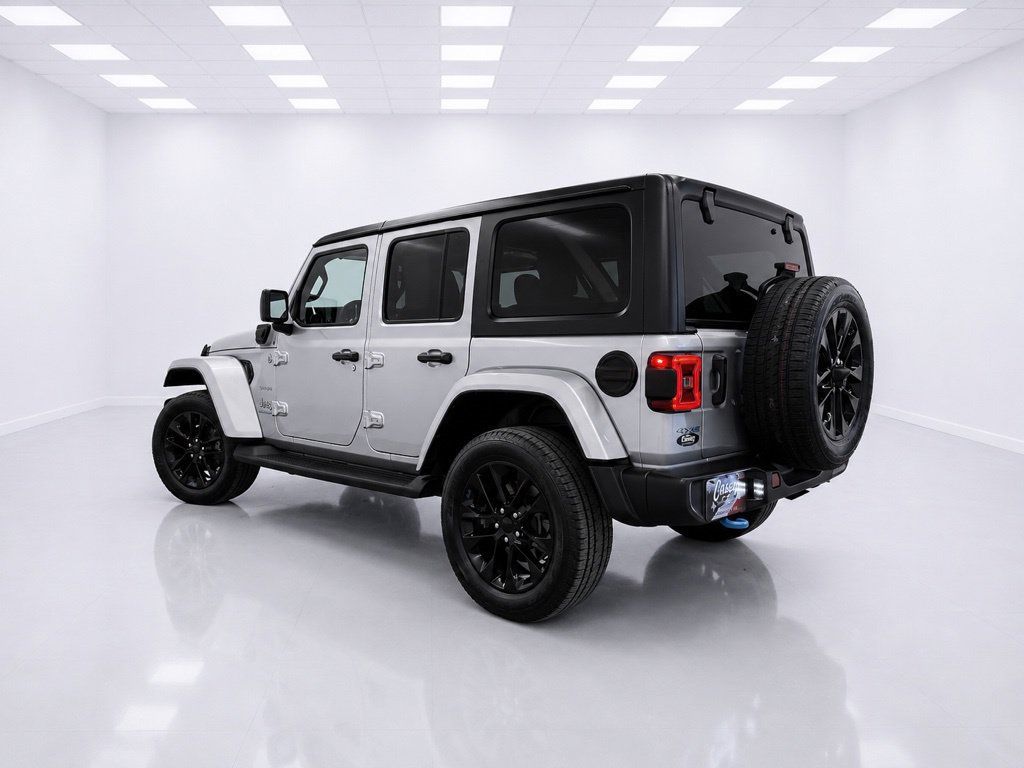 Used 2023 Jeep Wrangler Unlimited Sahara AWD/4WD image 9