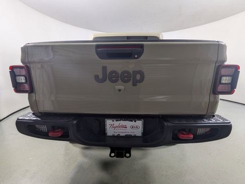 Used 2020 Jeep Gladiator Rubicon AWD/4WD image 6