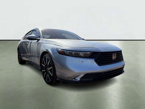 Used 2023 Honda Accord Touring image 5