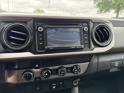 Used 2019 Toyota Tacoma SR5 AWD/4WD image 24
