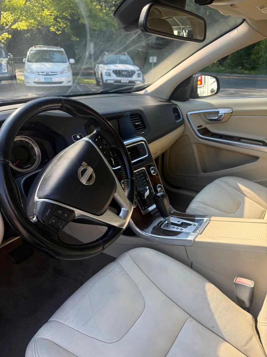 Used 2012 Volvo S60 T5 FWD image 12
