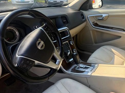 Used 2012 Volvo S60 T5 FWD image 12