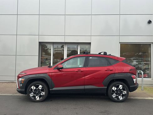 Used 2024 Hyundai Kona SEL image 1