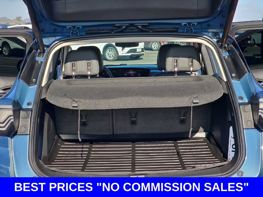 Used 2024 Buick Encore GX Avenir w/ Avenir Convenience Package FWD image 12