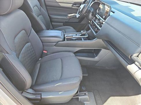 Used 2024 Nissan Pathfinder SV FWD image 29