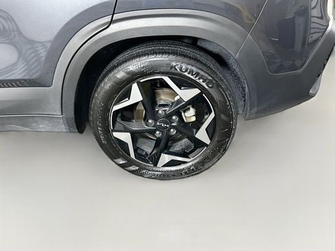 Used 2025 Kia Seltos S image 11