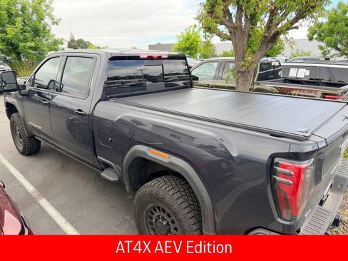 Used 2025 GMC Sierra 2500 AT4X w/ AT4X AEV Edition image 7