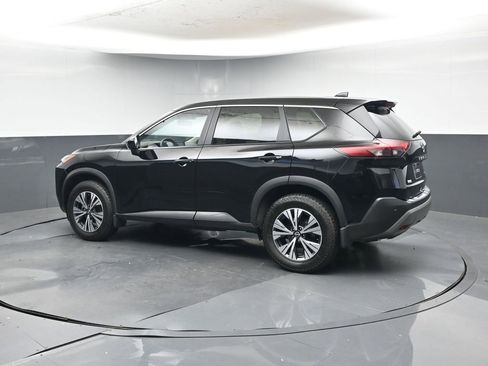 Used 2023 Nissan Rogue SV image 7