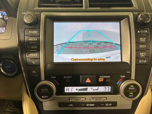 Used 2012 Toyota Camry LE image 19