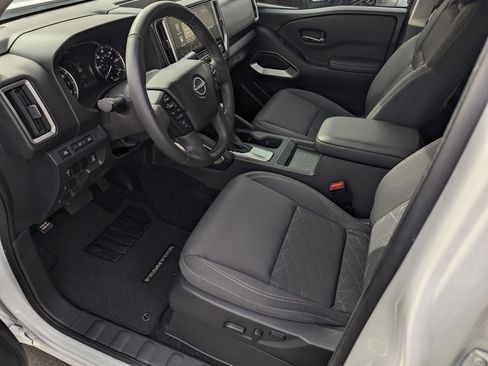 Certified 2025 Nissan Frontier SV w/ SV Convenience Package image 10