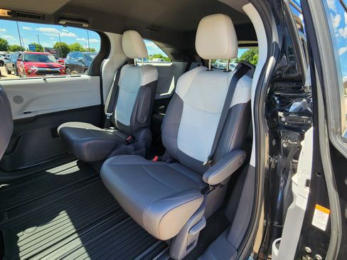 Used 2021 Toyota Sienna XSE w/ XSE Plus Package AWD/4WD image 20