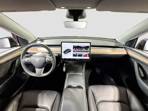 Used 2024 Tesla Model Y Long Range image 14