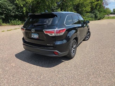 Used 2016 Toyota Highlander XLE AWD/4WD image 16
