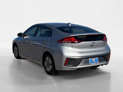 Certified 2022 Hyundai Ioniq SE image 3