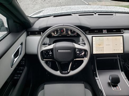 New 2026 Land Rover Range Rover Velar Dynamic SE image 14