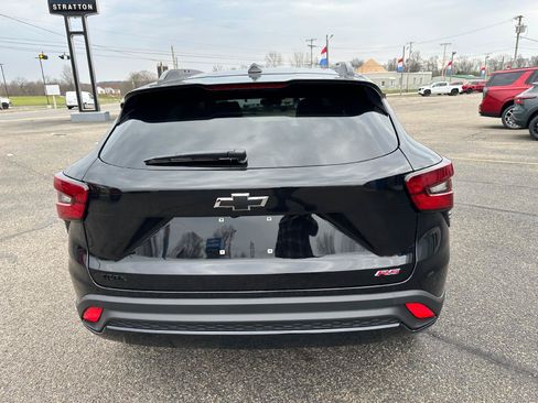 Used 2026 Chevrolet Trax RS FWD image 4