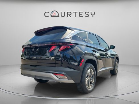 New 2026 Hyundai Tucson Blue SE image 4