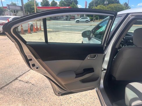 Used 2014 Honda Civic LX image 11