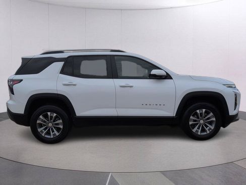 Used 2025 Chevrolet Equinox LT w/ Convenience Package II FWD image 8