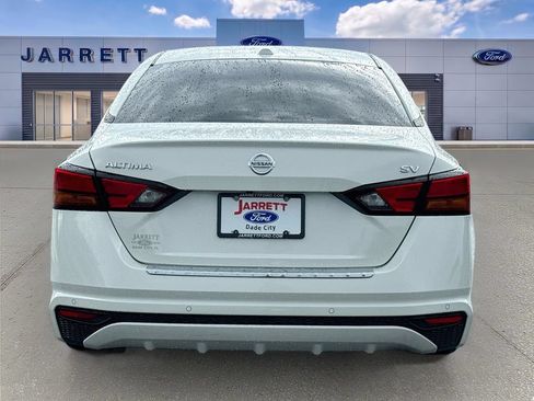 Used 2022 Nissan Altima 2.5 SV FWD image 6