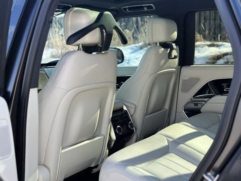 Used 2026 Land Rover Range Rover SE image 18