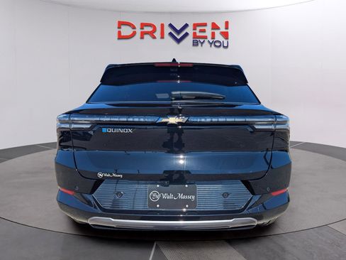 New 2026 Chevrolet Equinox EV LT w/ Convenience Package II image 4