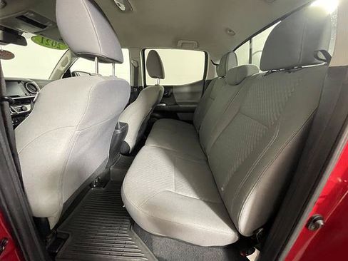 Certified 2021 Toyota Tacoma SR5 AWD/4WD image 10