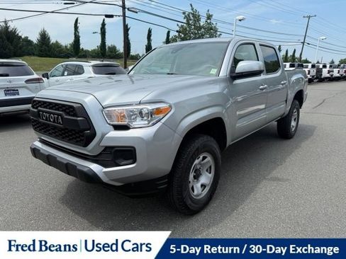 Certified 2022 Toyota Tacoma SR AWD/4WD image 15