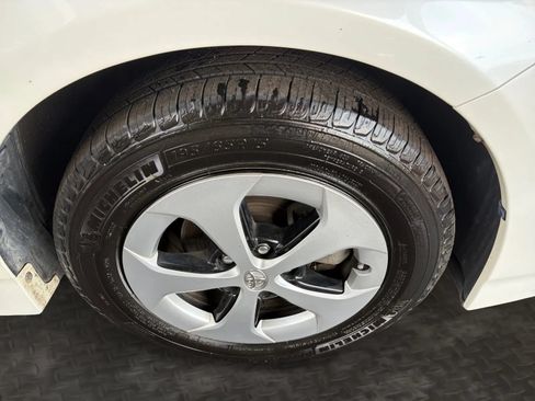 Used 2013 Toyota Prius Two FWD image 33