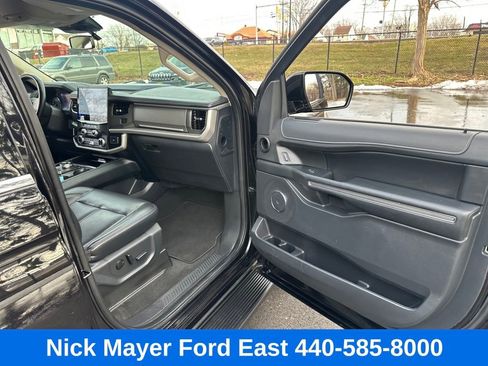 Used 2024 Ford Expedition XLT image 9
