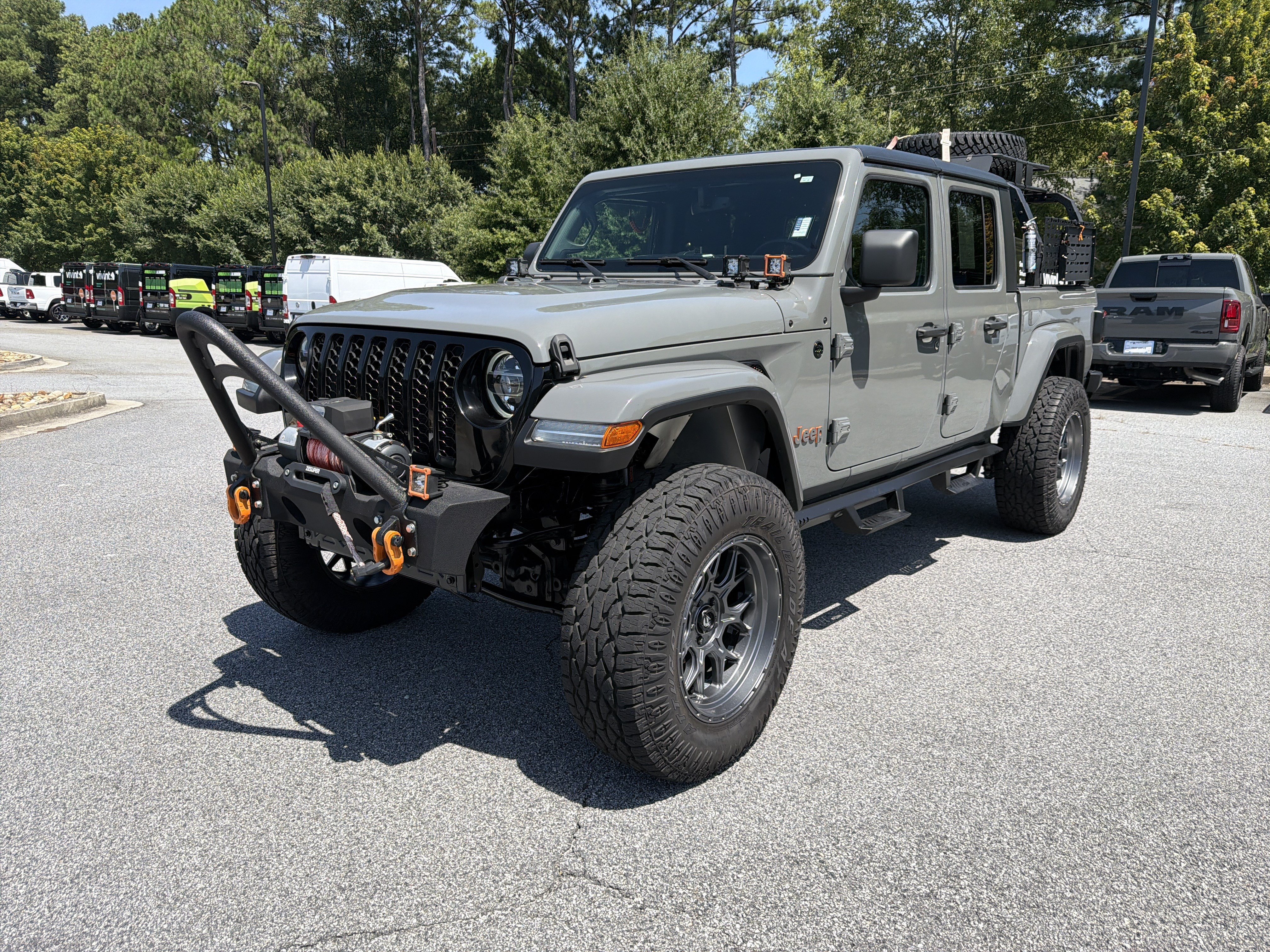 Used 2021 Jeep Gladiator Sport AWD/4WD image 3