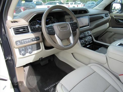 Used 2021 GMC Yukon Denali w/ Denali Premium Package AWD/4WD image 15