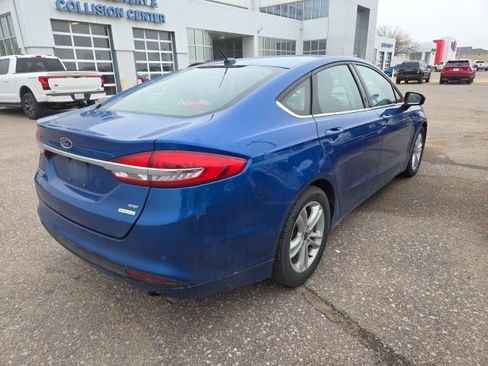 Used 2018 Ford Fusion SE w/ Fusion SE Technology Package image 5