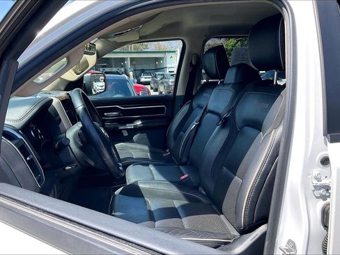 Used 2020 RAM 1500 Laramie AWD/4WD image 5