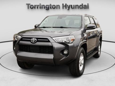 Used 2022 Toyota 4Runner SR5 Premium image 3