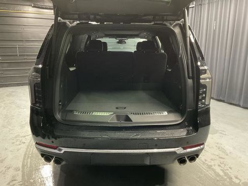New 2026 Chevrolet Suburban Premier w/ Sun And Tow Package AWD/4WD image 7