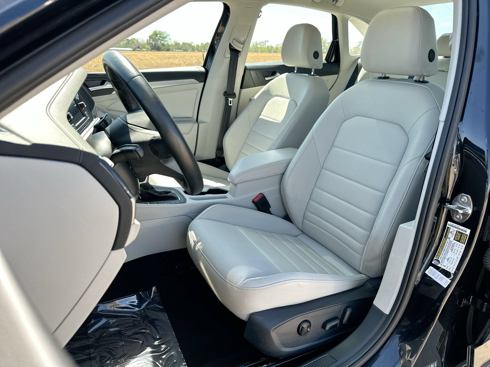Used 2024 Volkswagen Jetta SE FWD image 11