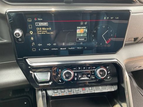 Used 2023 GMC Sierra 1500 AT4 w/ AT4 Premium Package AWD/4WD image 11