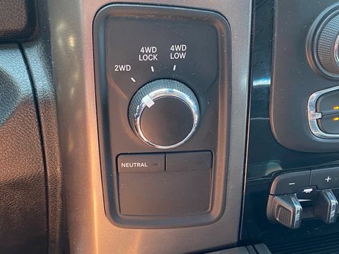 Used 2018 RAM 2500 Big Horn w/ Sport Appearance Group AWD/4WD image 28