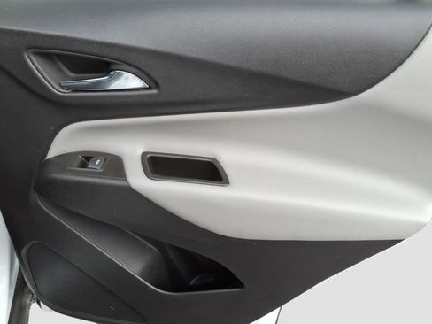 Used 2023 Chevrolet Equinox LT image 12