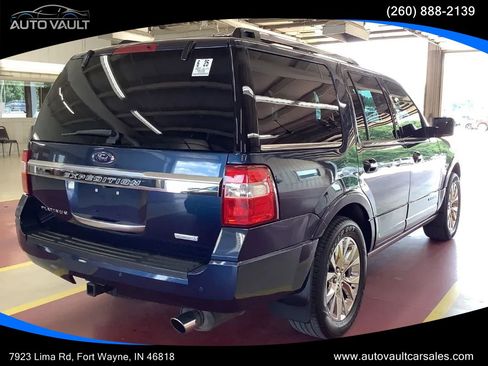 Used 2017 Ford Expedition Platinum AWD/4WD image 2