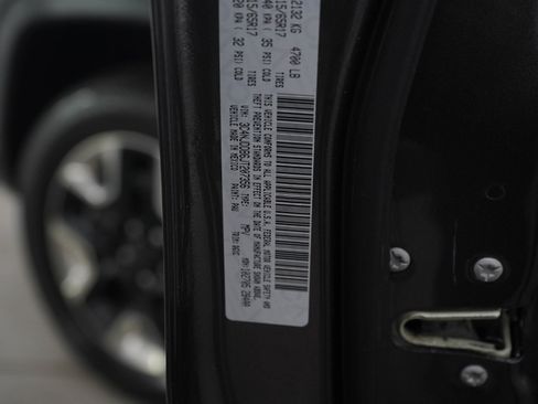 Used 2018 Jeep Compass Trailhawk w/ Cold Weather Group image 23