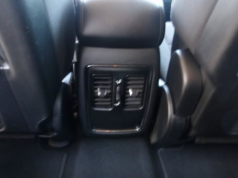 Used 2019 Dodge Durango SXT image 17