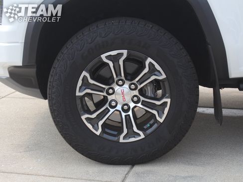 Certified 2025 GMC Canyon AT4 AWD/4WD image 30