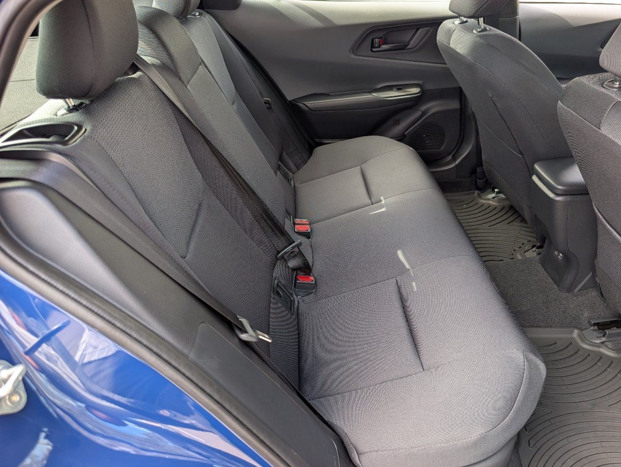 Used 2025 Toyota Prius LE FWD image 5