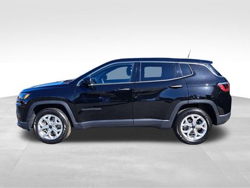 Used 2025 Jeep Compass Sport AWD/4WD image 2