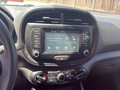 Used 2021 Kia Soul LX FWD image 7
