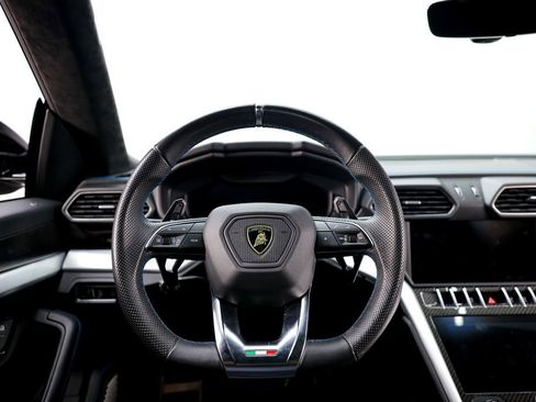 Used 2019 Lamborghini Urus image 16