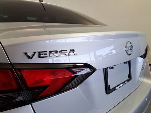 Used 2023 Nissan Versa S w/ Trunk Package image 7